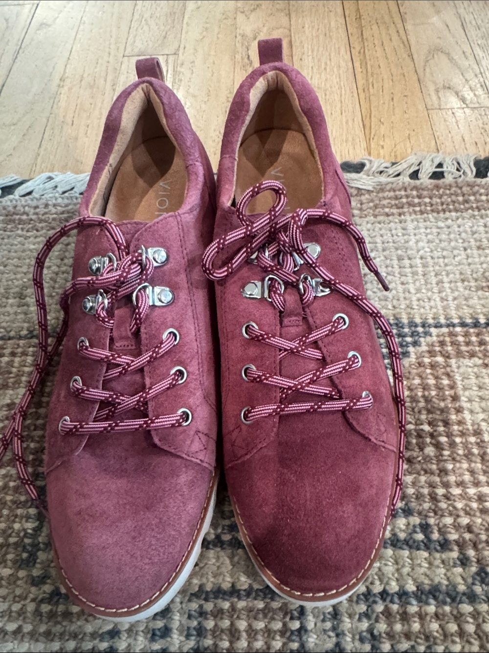 Vionic Lace-Up Suede shoes in Dusty Rose